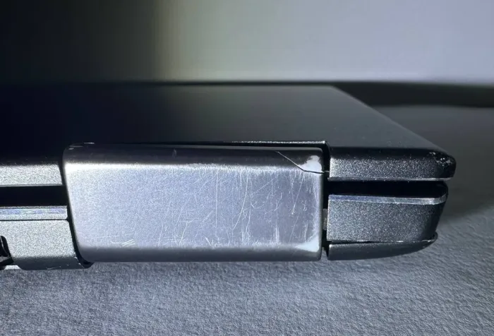 Ігровий ноутбук-трансформер Б-клас Lenovo Yoga 720-15IKB / 15.6" (1920x1080) IPS Touch / Intel Core i7-7700HQ (4 (8) ядра по 2.8 - 3.8 GHz) / 16 GB DDR4 / 256 GB SSD / nVidia GeForce GTX 1050, 2 GB GDDR5, 128-bit / WebCam / Win 10 б/в - зображення 8