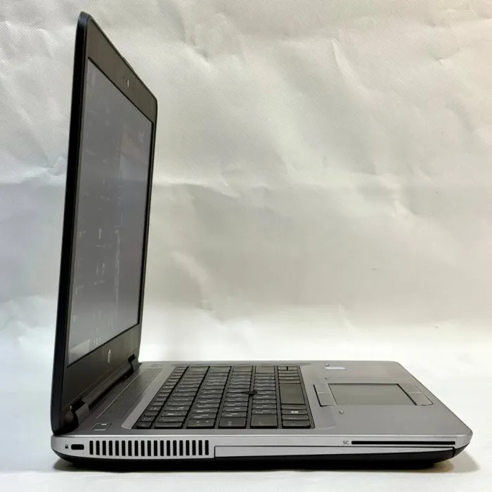 Ноутбук HP ProBook 640 G3 / 14" (1366x768) TN / Intel Core i5-7200U (2 (4) ядра по 2.5 - 3.1 GHz) / 8 GB DDR4 / 240 GB SSD / Intel HD Graphics 620 / WebCam / Windows 10 Pro б/в - зображення 4