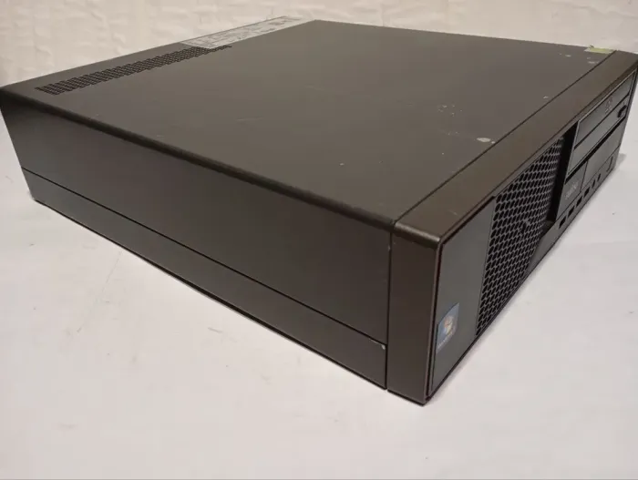 Комплект ПК Б-клас: Fujitsu Esprimo E700 E90+ SFF / Intel Core i5-2400 (4 ядра по 3.1 - 3.4 GHz) / 8 GB DDR3 / 320 GB HDD / Intel HD Graphics 2000 + Монитор Samsung SyncMaster 2243NW / 22" (1680x1050) TN / 1x VGA / VESA 100x100 б/в - зображення 4