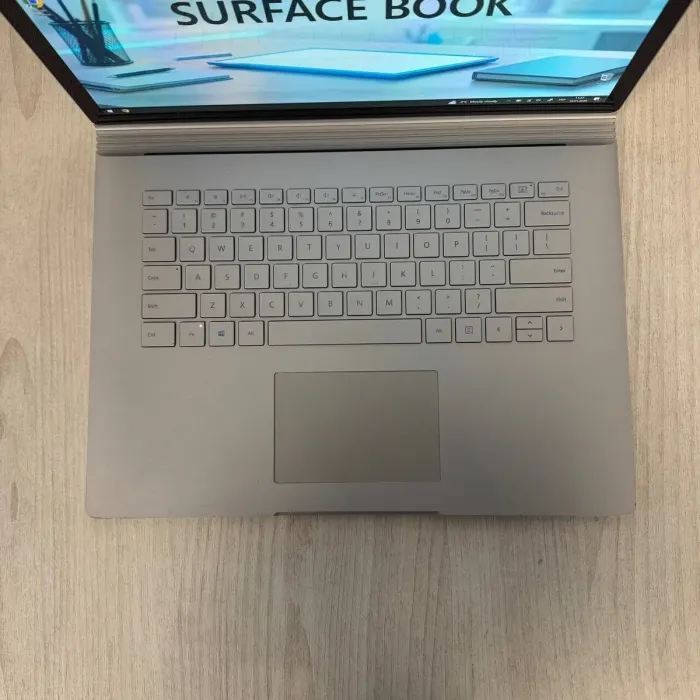 Ігровий ультрабук-трансформер Б-класу Microsoft Surface Book 2 / 15.0" (3240x2160) IPS Touch / Intel Core i7-8650U (4 (8) ядра по 1.9 - 4.2 GHz) / 16 GB DDR3 / 1000 GB SSD NVMe / nVidia GeForce GTX 1060, 6 GB GDDR5, 192-bit / WebCam б/в - изображение 4