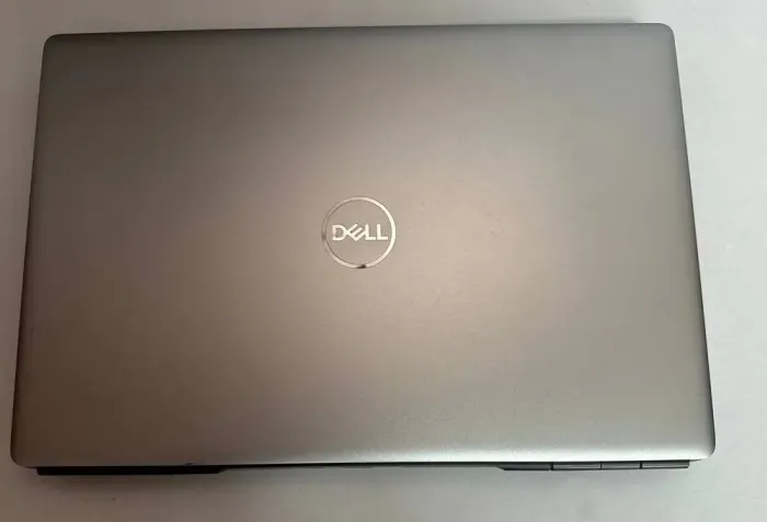 Мобільна робоча станція Dell Precision 7550 / 15.6" (1920x1080) IPS / Intel Core i7-10850H (6 (12) ядер по 2.7 - 5.1 GHz) / 32 GB DDR4 / 512 GB SSD / nVidia Quadro T1000, 4 GB GDDR6, 128-bit / WebCam / Win 11 Pro б/в - зображення 4