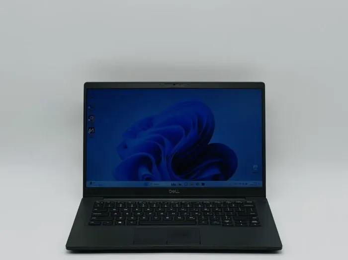 Ультрабук Б-клас Dell Latitude 7400 / 14" (1366x768) TN / Intel Core i5-8365U (4 (8) ядра по 1.6 - 4.1 GHz) / 8 GB DDR4 / 240 GB SSD / Intel UHD Graphics 620 / WebCam б/в - зображення 2