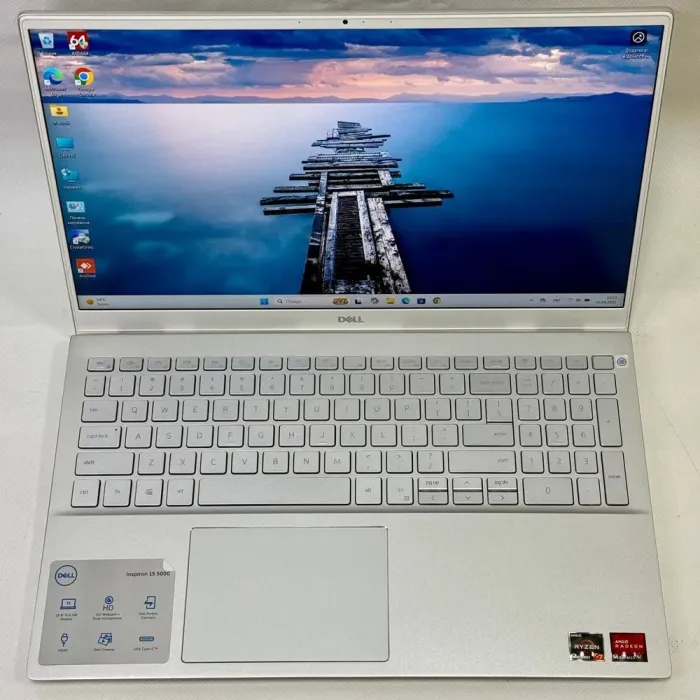 Ноутбук Б-клас Dell Inspiron 15 5505 / 15.6" (1920x1080) IPS / AMD Ryzen 7 4700U (8 ядер по 2.0 - 4.1 GHz) / 16 GB DDR4 / 512 GB SSD / AMD Radeon Graphics / WebCam / Windows 11 Home б/в - зображення 3