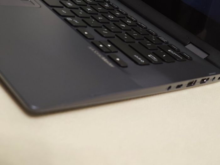 Ноутбук-трансформер Asus Vivobook TP412FA 2-in-1 / 14" (1920x1080) IPS / Intel Core i3-8145U (2 (4) ядер по 2.1 - 3.9 GHz) / 8 GB DDR4 / 256 GB SSD / Intel UHD Graphics / WebCam б/в - зображення 6