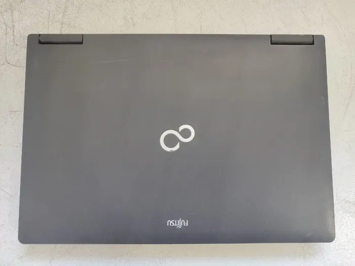 Мобільна робоча станція Fujitsu Celsius H920 / 17.3" (1920x1080) TN / Intel Core i7-3820QM (4 (8) ядра по 2.7 - 3.7 GHz) / 32 GB DDR3 / 240 GB SSD / nVidia Quadro K4000M, 4 GB GDDR5, 256-bit / WebCam б/в - зображення 7