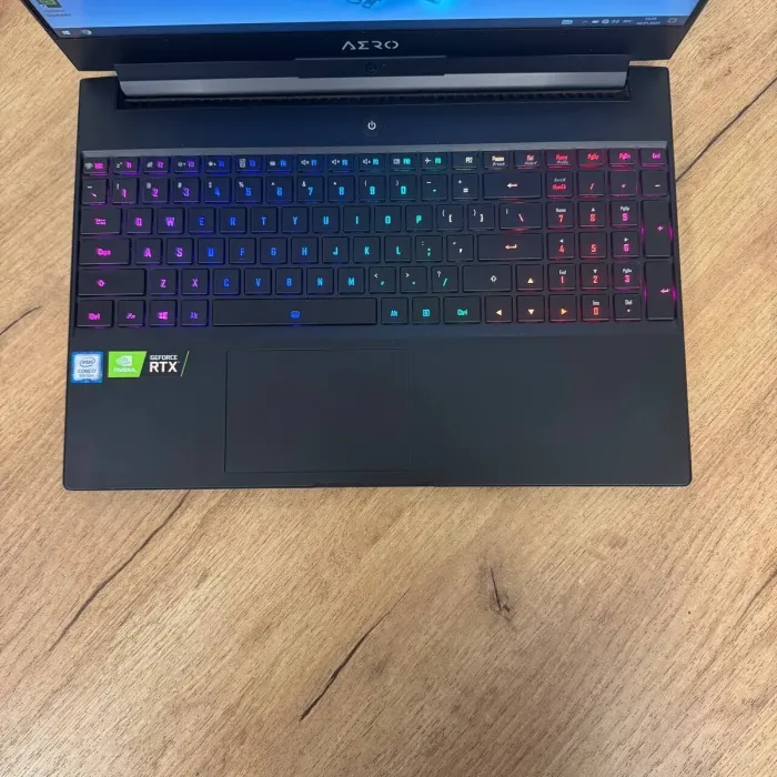 Ігровий ноутбук Б-клас Gigabyte Aero 15 Classic WA / 15.6" (1920x1080) IPS / Intel Core i7-9750H (6 (12) ядер по 2.6 - 4.5 GHz) / 16 GB DDR4 / 512 GB SSD / nVidia GeForce RTX 2060, 6 GB GDDR6, 192-bit / WebCam б/в - зображення 7
