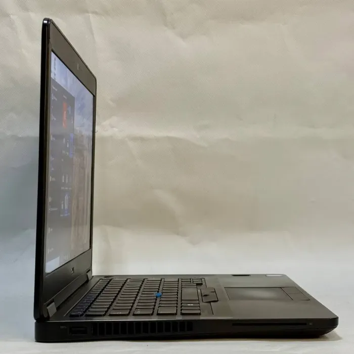 Ультрабук Б-клас Dell Latitude E5470 / 14" (1366x768) TN / Intel Core i5-6300U (2 (4) ядра по 2.4 - 3.0 GHz) / 6 GB DDR4 / 128 GB SSD M.2 / Intel HD Graphics 520 / WebCam / Windows 10 Pro б/в - зображення 6