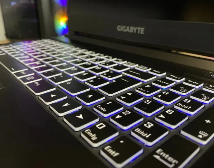 Ігровий ноутбук Gigabyte G5 KD / 15.6" (1920x1080) IPS / Intel Core i5-11400H (6 (12) ядер по 2.7 - 4.5 GHz) / 16 GB DDR4 / 512 GB SSD / nVidia GeForce RTX 3060, 6 GB GDDR6, 128-bit / WebCam б/в - зображення 5