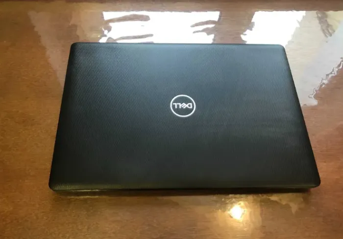 Ігровий ноутбук Dell Latitude 3590 / 15.6" (1920x1080) TN / Intel Core i7-8550U (4 (8) ядра по 1.8 - 4.0 GHz) / 8 GB DDR4 / 256 GB SSD / AMD Radeon R7 M460, 2 GB GDDR5, 64-bit / WebCam б/в - зображення 3