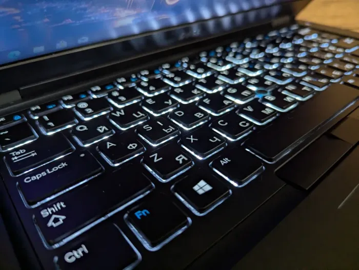 Ультрабук Dell Latitude 5480 / 14" (1366x768) TN / Intel Core i5-7200U (2 (4) ядра по 2.5 - 3.1 GHz) / 8 GB DDR4 / 240 GB SSD / Intel HD Graphics 620 / WebCam / Windows 10 б/в - зображення 6