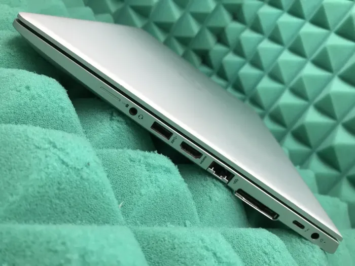 Ультрабук Б-клас HP EliteBook 840 G5 / 14" (1920x1080) IPS / Intel Core i5-8350U (4 (8) ядра по 1.7 - 3.6 GHz) / 8 GB DDR4 / 256 GB SSD M.2 / Intel UHD Graphics 620 / USB 3.1 / HDMI б/в - зображення 6