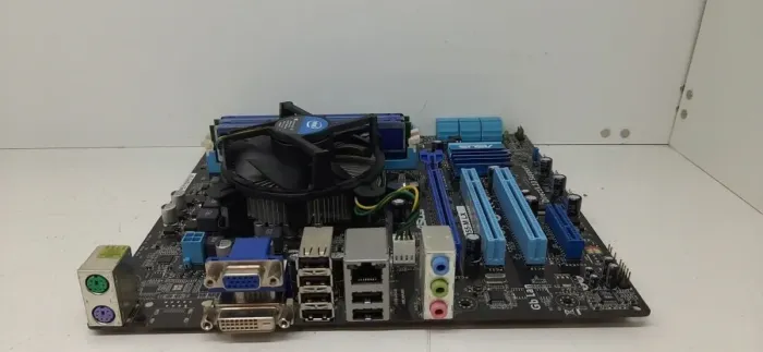 Комплект: Материнська плата Asus P7H55-M LX / LGA1156 / Intel Core i5-750 (4 ядра по 2,66 ГГц) / 8 ГБ DDR3 / Intel HD Graphics + Кулер б/в - изображение 3