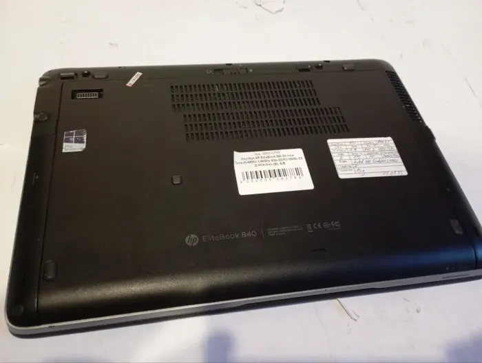 Ноутбук Б-клас HP EliteBook 840 G1 / 14" (1600x900) TN / Intel Core i5-4300U (2 (4) ядра по 1.9 - 2.9 GHz) / 8 GB DDR3 / 180 GB SSD / Intel HD Graphics 4400 / WebCam / Win 10 Pro б/в - зображення 7