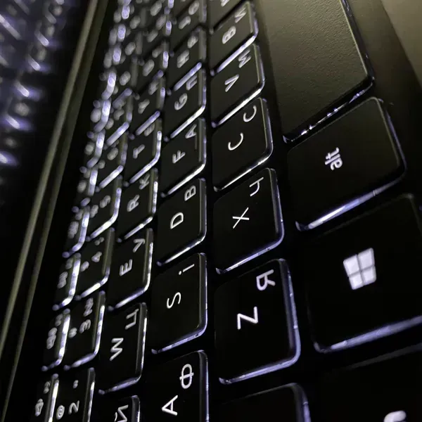 Ігровий ноутбук Dell Vostro 7500 / 15.6" (1920x1080) IPS / Intel Core i5-10300H (4 (8) ядра по 2.5 - 4.5 GHz) / 16 GB DDR4 / 512 GB SSD / nVidia GeForce GTX 1650 Ti, 4 GB GDDR6, 128-bit / WebCam / HDMI б/в - зображення 6