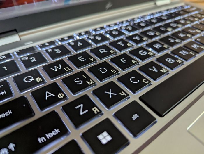 Ультрабук HP EliteBook x360 830 G8 / 13.3" (1920x1080) IPS Touch / Intel Core i5-1145G7 (4 (8) ядра по 2.6 - 4.4 GHz) / 16 GB DDR4 / 512 GB SSD / Intel Iris Xe Graphics / WebCam / TouchID / Windows 11 б/в - зображення 6