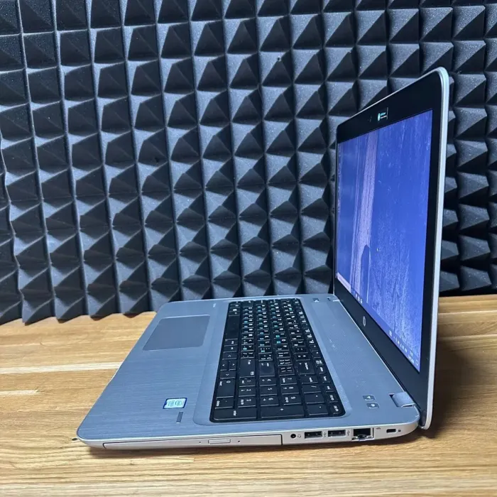 Ноутбук HP ProBook 450 G4 / 15.6" (1366x768) TN / Intel Core i5-7200U (2 (4) ядра по 2.5 - 3.1 GHz) / 8 GB DDR4 / 128 GB SSD / Intel HD Graphics 620 / WebCam / DVD-ROM б/в - зображення 4