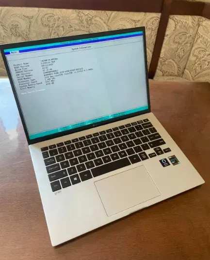 Ультрабук LG Gram 14 / 14" (1920x1200) IPS / Intel Core i5-1135G7 (4 (8) ядра по 2.4 - 4.2 GHz) / 8 GB DDR4 / 512 GB SSD / Intel Iris Xe Graphics / WebCam б/в - зображення 2