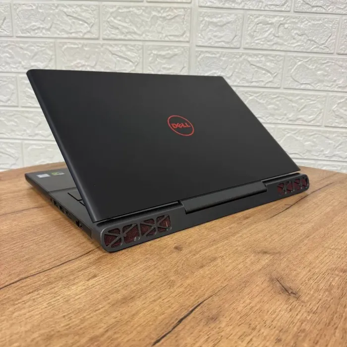 Ігровий ноутбук Б-клас Dell Inspiron 15 Gaming 7567 / 15.6" (1920x1080) IPS / Intel Core i5-7300HQ (4 ядра по 2.5 - 3.5 GHz) / 16 GB DDR4 / 512 GB SSD / nVidia GeForce GTX 1050 Ti, 4 GB GDDR5, 128-bit / WebCam б/в - зображення 6
