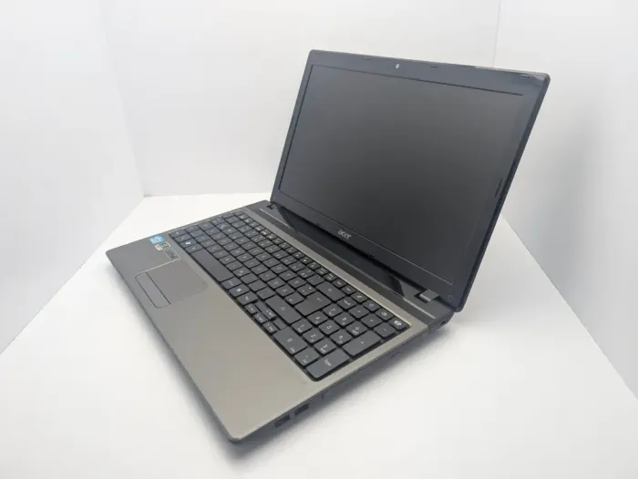 Ноутбук Acer Aspire 5750G / 15.6" (1366x768) TN / Intel Core i5-2450M (2 (4) ядра по 2.5 - 3.1 GHz) / 8 GB DDR3 / 120 GB SSD / nVidia GeForce GT 630M, 1 GB GDDR5, 128-bit / WebCam б/в - зображення 4