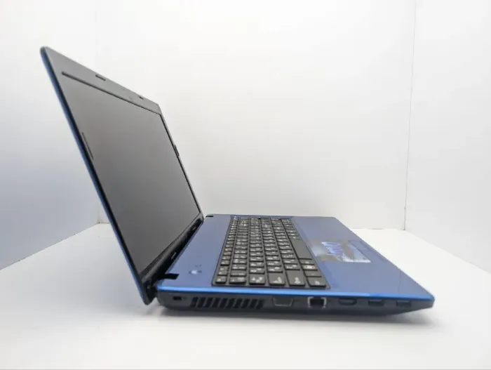 Ноутбук Lenovo G580 / 15.6" (1366x768) TN / Intel Pentium B960 (2 ядра по 2.2 GHz) / 8 GB DDR3 / 750 GB HDD / Intel HD Graphics / WebCam / DVD-ROM б/в - зображення 4