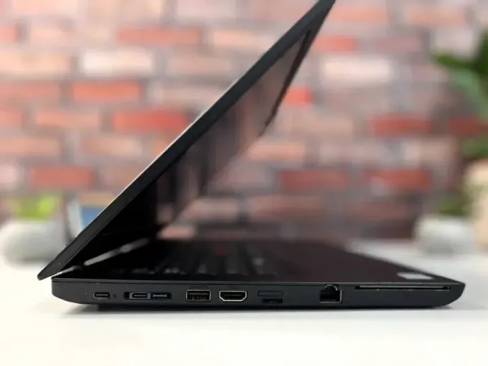 Ультрабук Lenovo ThinkPad L480 / 14" (1920x1080) IPS / Intel Core i5-8250U (4 (8) ядра по 1.6 - 3.4 GHz) / 8 GB DDR4 / 256 GB SSD / Intel UHD Graphics 620 / WebCam б/в - зображення 4