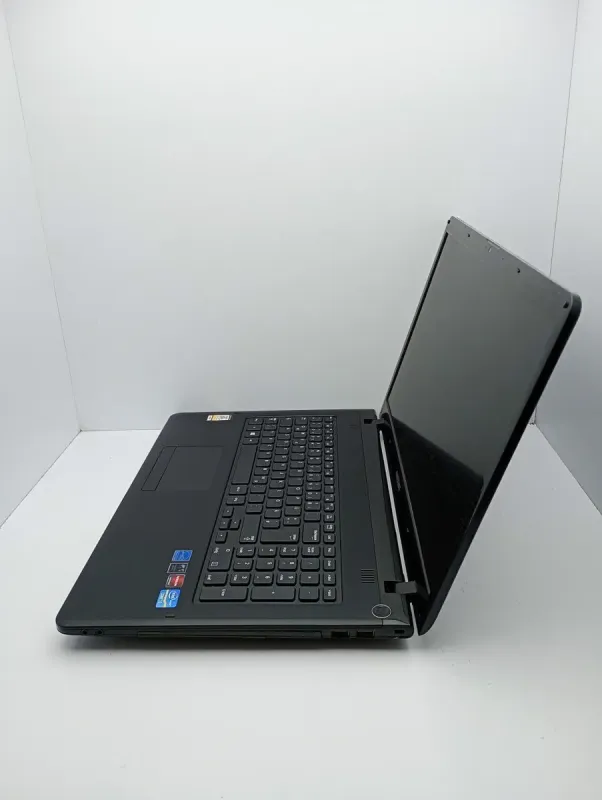 Ноутбук Samsung NP350 / 17.3" (1600x900) TN / Intel Core i5-3210M (2 (4) ядра по 2.5 - 3.1 GHz) / 8 GB DDR3 / 500 GB HDD / AMD Radeon HD 7600M / WebCam б/в - зображення 5