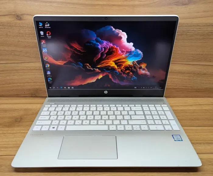 Ноутбук HP Pavilion 15-ck075nr / 15.6" (1920x1080) IPS Touch / Intel Core i5-8250U (4 (8) ядра по 1.6 - 3.4 GHz) / 16 GB DDR4 / 512 GB SSD / Intel HD Graphics 620 / WebCam / Windows 10 б/в - зображення 2