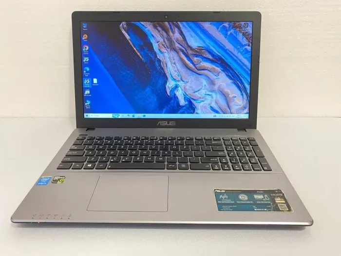 Ноутбук Б-клас Asus F550J / 15.6" (1920x1080) TN / Intel Core i5-4200H (2 (4) ядра по 2.8 - 3.4 GHz) / 12 GB DDR3 / 240 GB SSD / nVidia GeForce GTX 850M, 2 GB GDDR3, 128-bit / WebCam / DVD-RW / HDMI б/в - зображення 2