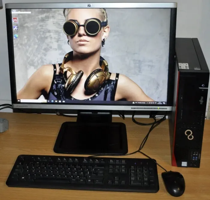 Комплект ПК: Fujitsu Esprimo D756 E85 SFF / Intel Core i5-6500 (4 ядра по 3.2 - 3.6 GHz) / 8 GB DDR4 / 240 GB SSD / Intel HD Graphics 530 + Монітор Б-клас 22" (1680x1050) TN / VGA, DVI б/в - зображення 8