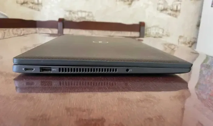 Ультрабук Dell Latitude 7520 / 15.6" (1920x1080) IPS / Intel Core i5-1135G7 (4 (8) ядра по 2.4 - 4.2 GHz) / 8 GB DDR4 / 256 GB SSD / Intel Iris Xe Graphics / WebCam б/в - зображення 6