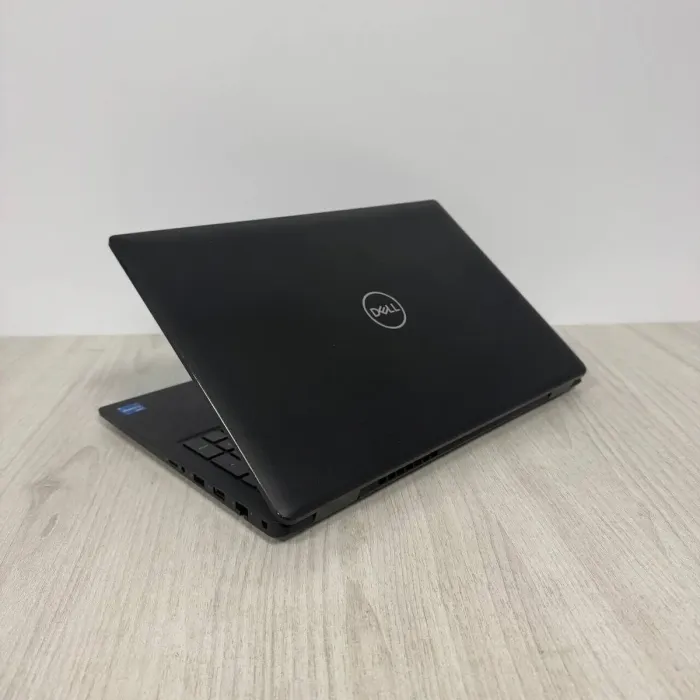 Ноутбук Б-клас Dell Latitude 3520 / 15.6" (1366x768) TN / Intel Core i5-1135G7 (4 (8) ядра по 2.4 - 4.2 GHz) / 8 GB DDR4 / 256 GB SSD / Intel Iris Xe Graphics / WebCam б/в - зображення 6