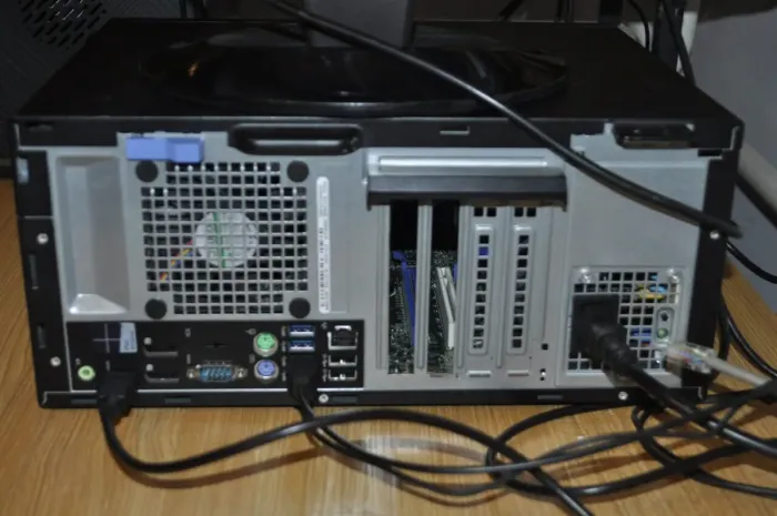 Комплект ПК: Dell OptiPlex 5040 Tower / Intel Core i5-6500 (4 ядра по 3.2 - 3.6 GHz) / 8 GB DDR3 / 120 GB SSD + 320 GB HDD / Intel HD Graphics 530 + Монітор Б-клас 22" (1680x1050) TN / VGA, DVI / Різні бренди/ Windows 11 Pro б/в - зображення 9