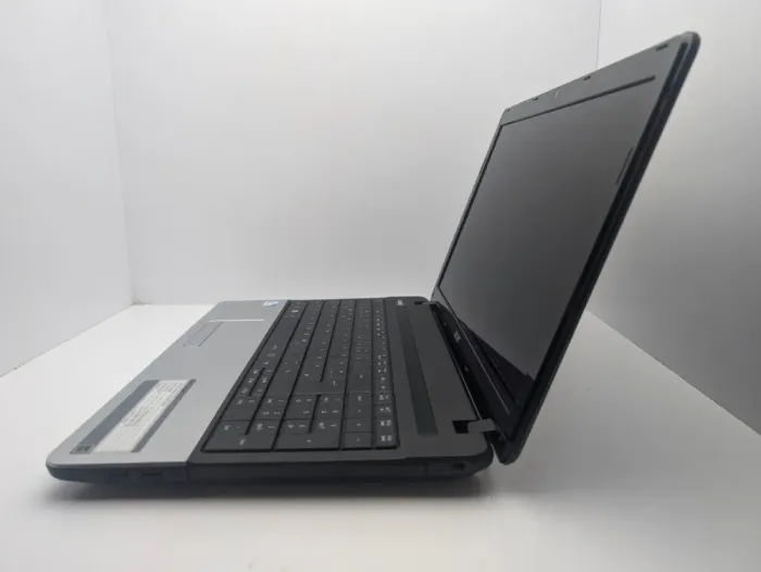 Ноутбук Acer Aspire E1-531 / 15.6" (1366x768) TN / Intel Pentium B950 (2 ядра по 2.2 GHz) / 6 GB DDR3 / 500 GB HDD / Intel HD Graphics 2000 / WebCam б/в - зображення 6