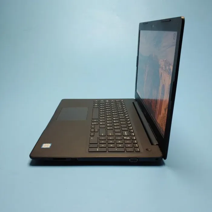 Ноутбук Б-клас Dell Latitude 3590 / 15.6" (1366x768) TN / Intel Core i5-8250U (4 (8) ядра по 1.6 - 3.4 GHz) / 8 GB DDR4 / 500 GB SSD / Intel UHD Graphics 620 / WebCam / Win 10 Pro б/в - зображення 5