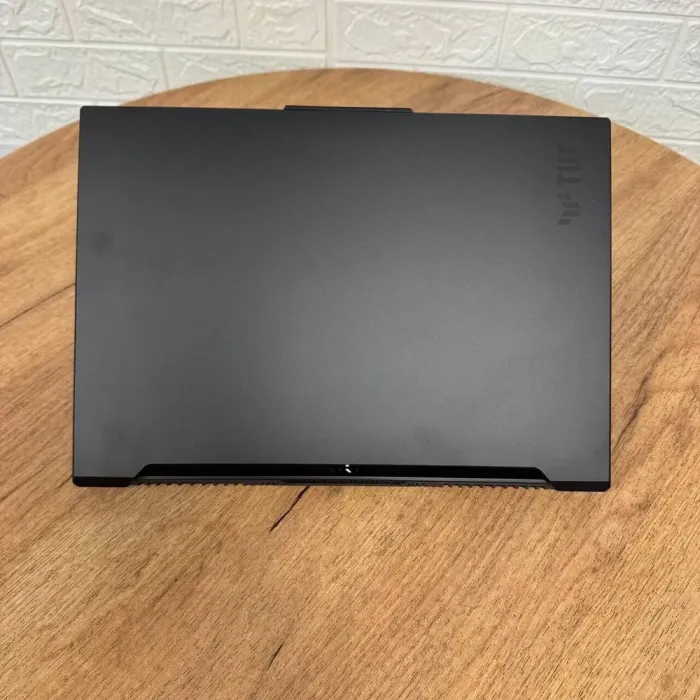 Ігровий ноутбук Asus TUF Gaming Advantage A16 FA617NS / 16" (2560x1600) IPS / AMD Ryzen 7 7735HS (8 (16) ядер по 3.2 - 4.75 GHz) / 16 GB DDR5 / 512 GB SSD / AMD Radeon RX 7600S, 8 GB GDDR6, 128-bit / WebCam б/в - зображення 3