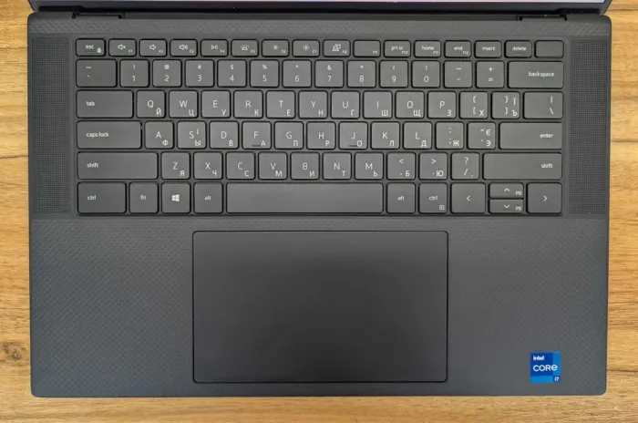 Мобільна робоча станція Dell Precision 5560 / 15,6" (1920x1080) IPS / Intel Core i7-11850H (8 (16) ядер по 2,5 - 4,8 ГГц) / 32 ГБ DDR4 / 512 ГБ SSD / nVidia Quadro T1200, 4 ГБ GDDR6, 128-біт / WebCam / TouchID / Windows 11 б/в - зображення 3