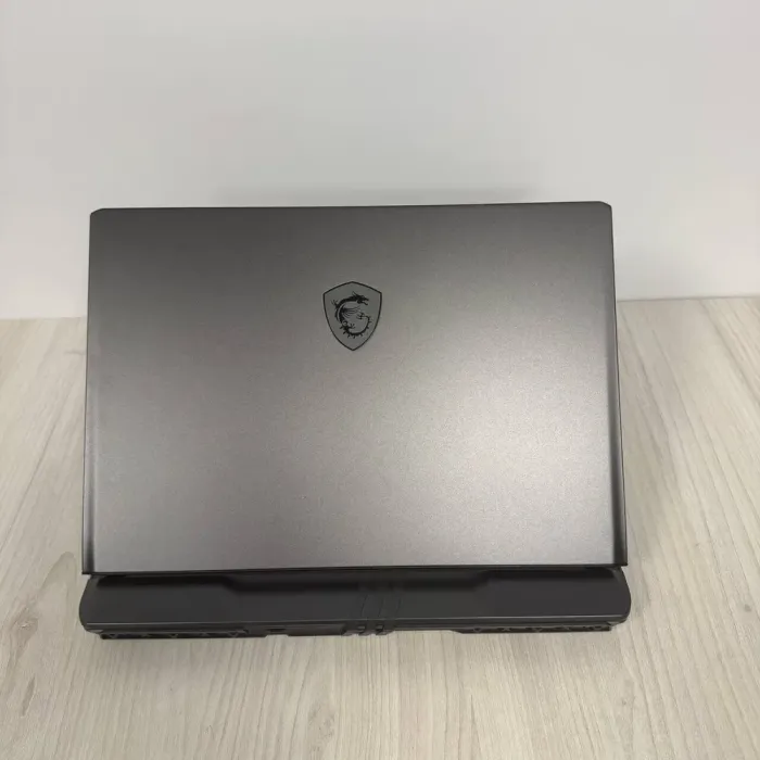 Ігровий ноутбук Б-класу MSI Vector GP68HX 12VH / 16" (1920x1200) IPS / Intel Core i9-12900HX (16 (24) ядер по 3.6 - 5.0 GHz) / 32 GB DDR5 / 1000 GB SSD NVMe / nVidia GeForce RTX 4080, 12 GB GDDR6, 192-bit / WebCam б/в - зображення 3