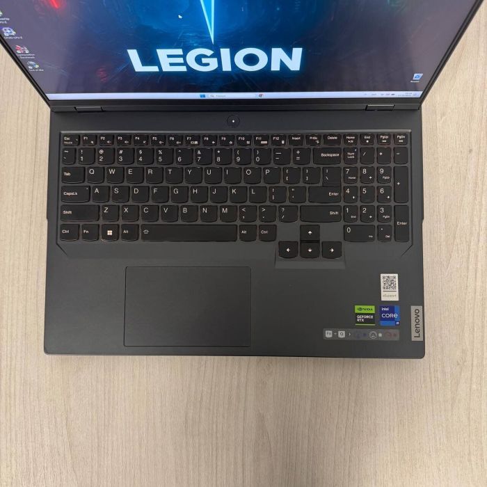 Ігровий ноутбук Б-класу Lenovo Legion Pro 5 16IRX8 / 16" (2560x1600) IPS / Intel Core i9-13900HX (24 (32) ядра по 2,2 - 5,4 ГГц) / 32 ГБ DDR5 / 1000 ГБ SSD NVMe / nVidia GeForce RTX 4070, 8 ГБ GDDR6, 128-біт / WebCam б/в - зображення 7