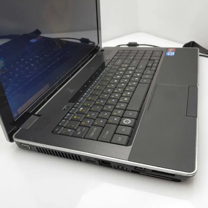 Ноутбук Б класс DakTech PlaidBook SP15R-UMA Grey 15.6" TN / Intel Core i3-2310M (2(4) ядра по 2.1 GHz) / 4 GB DDR3 / 320GB HDD / WebCam / HDMI б/в - зображення 3