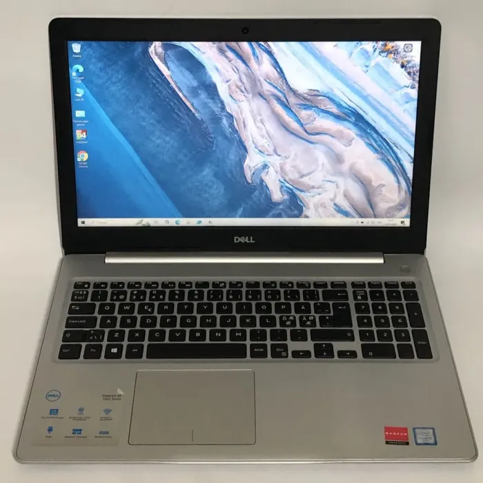 Ноутбук Б-клас Dell Inspiron 15 5570 / 15.6" (1920x1080) TN / Intel Core i3-6006U (2 (4) ядра по 2.0 GHz) / 8 GB DDR4 / 256 GB SSD / AMD Radeon R7 M460, 2 GB GDDR5, 64-bit / WebCam / Win 10 Home б/в - зображення 2