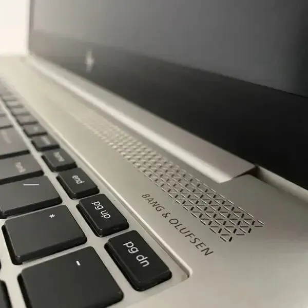 Ультрабук Б-клас HP EliteBook 850 G5 / 15.6" (1920x1080) IPS/ Intel Core i5-8350U (4 (8) ядра по 1.7 - 3.6 GHz) / 16 GB DDR4 / 256 GB SSD / Intel UHD Graphics 620 / WebCam / Fingerprint б/в - зображення 7