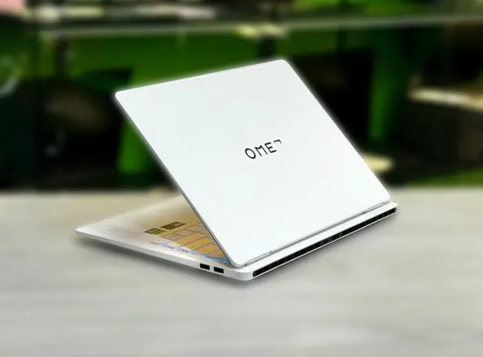 Ігровий ультрабук HP Omen Transcend 14 / 14" (2880x1800) OLED / Intel Core Ultra 9 185H (16 (22) ядра по 1.8 - 5.1 GHz) / 32 GB DDR5 / 1000 GB SSD / nVidia GeForce RTX 4070, 8 GB GDDR6, 128-bit / WebCam / Win 11 Home - зображення 7