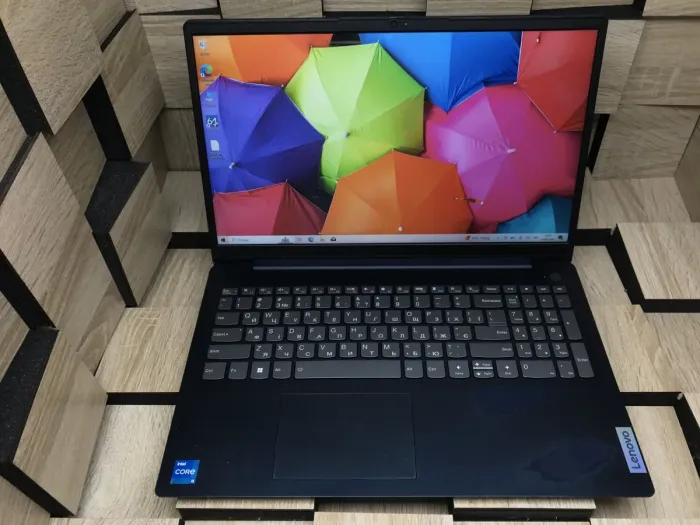 Ультрабук Б-клас Lenovo IdeaPad 3 15IAU7 / 15.6" (1920x1080) IPS Touch / Intel Core i5-1235U (10 (12) ядер по 3.3 - 4.4 GHz) / 8 GB DDR4 / 256 GB SSD / Intel Iris Xe Graphics / WebCam / HDMI б/в - зображення 2