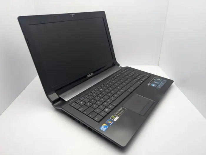 Ноутбук Asus N53Jn / 15.6" (1366x768) TN / Intel Core i5-450M (2 (4) ядра по 2.4 - 2.66 GHz) / 6 GB DDR3 / 500 GB HDD / nVidia GeForce GT 335M, 1 GB DDR3, 128-bit / WebCam б/в - зображення 3