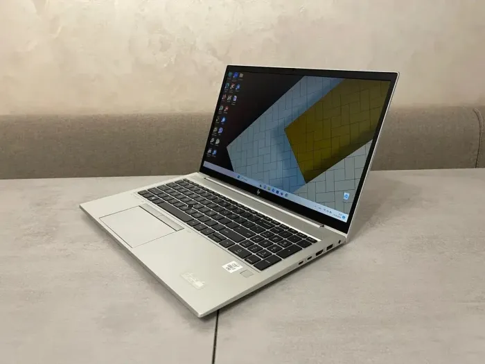 Ультрабук HP EliteBook 850 G7 / 15.6" (1920x1080) IPS / Intel Core i7-10610U (4 (8) ядра по 1.8 - 4.9 GHz) / 16 GB DDR4 / 256 GB SSD M.2 / Intel UHD Graphics / WebCam / HDMI б/в - зображення 3