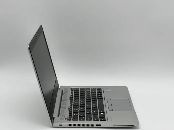 Ультрабук HP EliteBook 830 G5 / 13.3" (1920x1080) IPS / Intel Core i5-8350U (4 (8) ядра по 1.7 - 3.6 GHz) / 16 GB DDR4 / 240 GB SSD / Intel UHD Graphics 620 / WebCam б/в - зображення 3