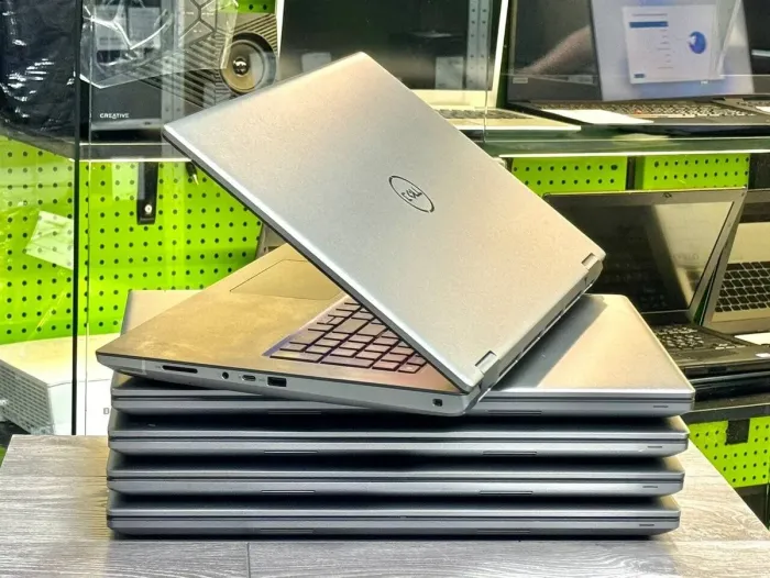 Мобільна робоча станція Dell Precision 7780 / 17,3" (1920x1080) IPS / Intel Core i9-13950HX (24 (32) ядра по 2,2 - 5,5 ГГц) / 128 ГБ DDR5 / 512 ГБ SSD M.2 / nVidia Quadro RTX 5000, 16 ГБ GDDR6, 256-біт / WebCam / Win 11 Pro б/в - зображення 6