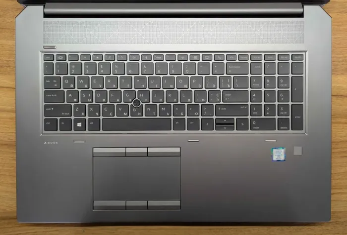 Мобільна робоча станція HP zBook 17 G6 / 17.3" (1920x1080) IPS / Intel Core i7-9850H (6 (12) ядер по 2.6 - 4.6 GHz) / 32 GB DDR4 / 512 GB SSD / nVidia Quadro RTX 3000, 6 GB GDDR6, 192-bit / TouchID / Windows 10 б/в - зображення 3