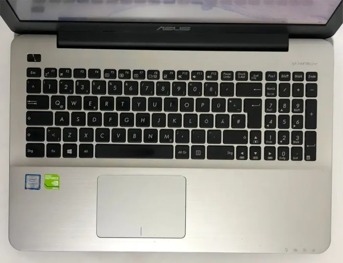 Ноутбук Б-клас Asus F555U / 15.6" (1920x1080) TN / Intel Core i7-6500U (2 (4) ядра по 2.5 - 3.1 GHz) / 8 GB DDR3 / 256 GB SSD / nVidia GeForce 940M, 2 GB DDR3, 64-bit / WebCam / DVD-ROM / Win 10 Home б/в - зображення 8