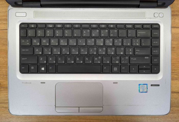 Ноутбук HP ProBook 640 G2 / 14" (1366x768) TN / Intel Core i7-6600U (2 (4) ядра по 2.6 - 3.4 GHz) / 8 GB DDR4 / 500 GB HDD / Intel HD Graphics 520 / WebCam / Fingerprint / Windows 10 б/в - зображення 3